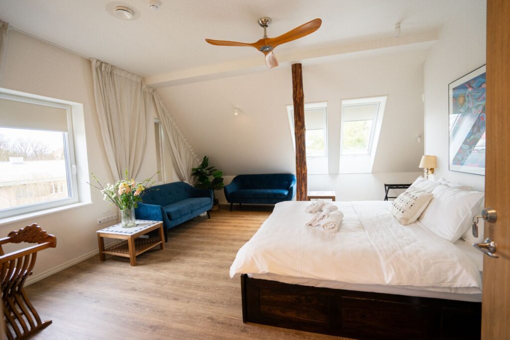 Spacious suite room at Mia Glamping in Saaremaa with seating area and open layout